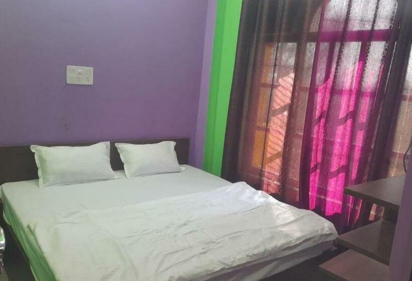 トリプルクラシックルーム, Oyo 87951  King Plaza