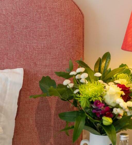 スタンダードルーム, Oyster House