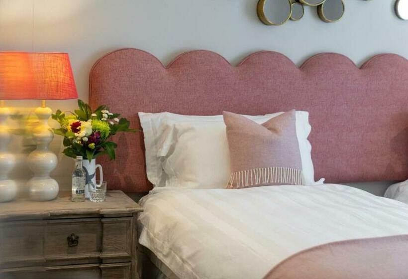 スタンダードルーム, Oyster House