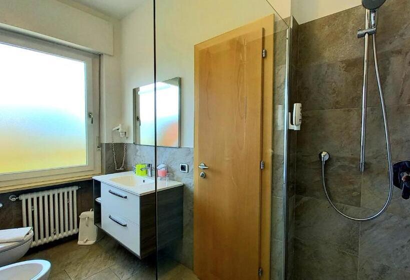 家庭间, Garni Grüner Baum