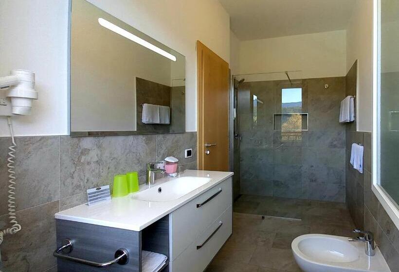 חדר משפחתי, Garni Grüner Baum