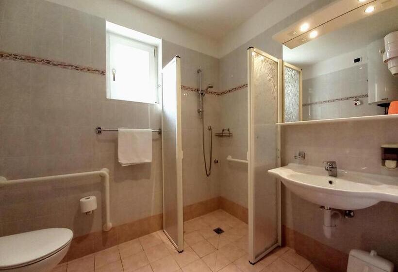 带1个卧室的带阳台的公寓, Garni Grüner Baum