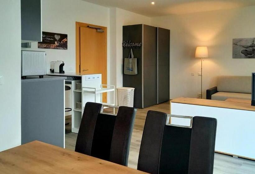 דירה בת חדר שינה 1 עם מרפסת, Garni Grüner Baum