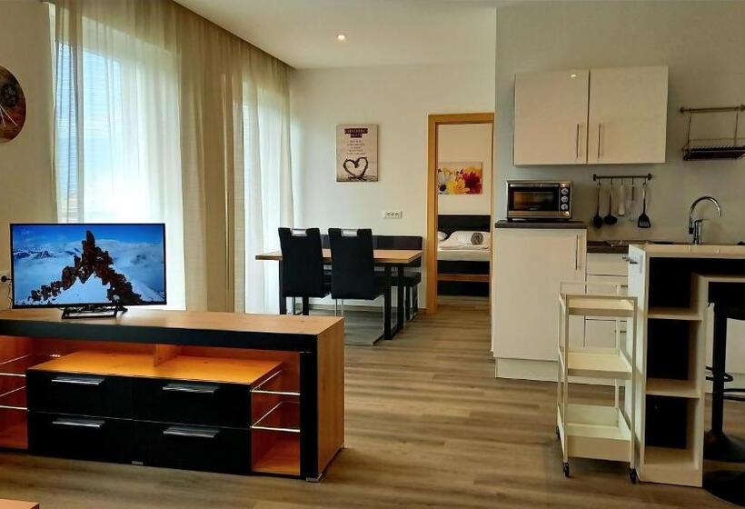 带1个卧室的带阳台的公寓, Garni Grüner Baum