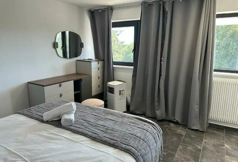 スイート, Hôtel Parc Les Cigognes   Albé