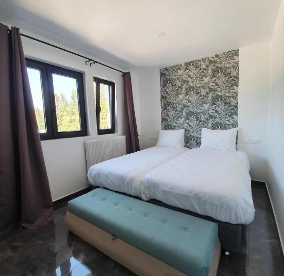 Люкс с Балконом, Hôtel Parc Les Cigognes   Albé