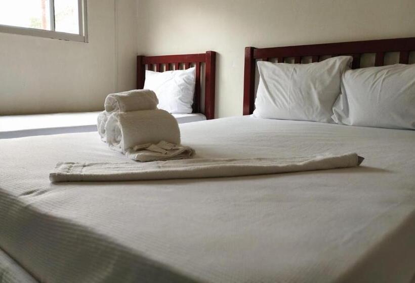 اتاق استاندارد چهار تخته, Novohotel Express