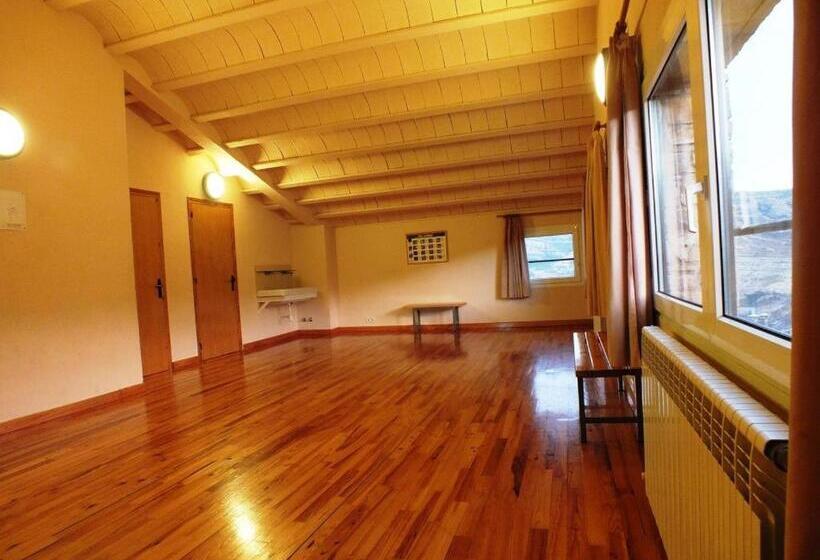 １ベッドルームハウス, Rectoria De Claverol