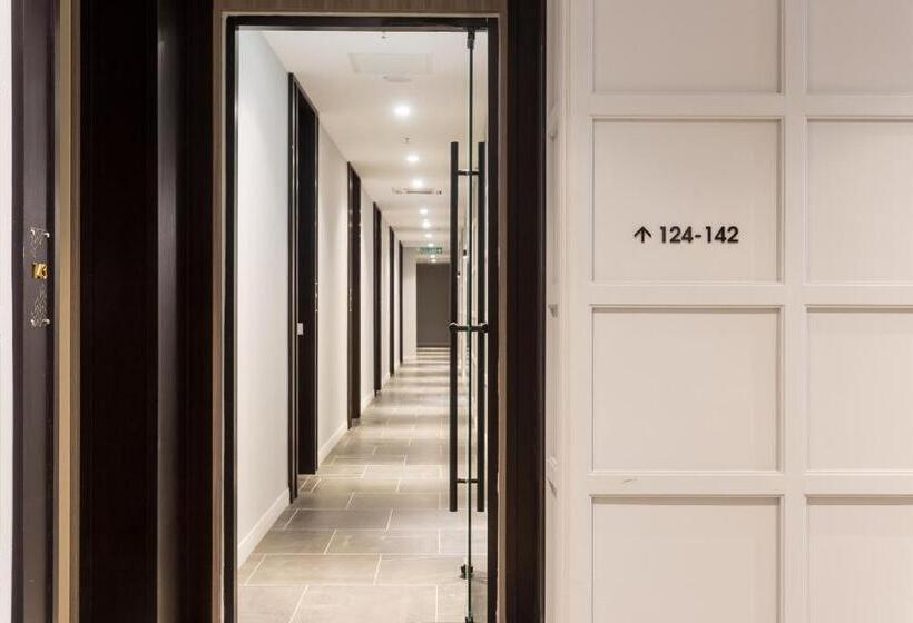 غرفة عائلية, Le Vert Boutique