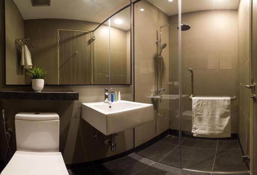 غرفة عائلية, Le Vert Boutique