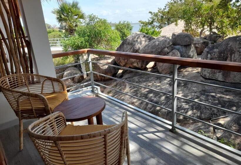 Номер Стандарт с Балконом, Oruwa Boutique Villas