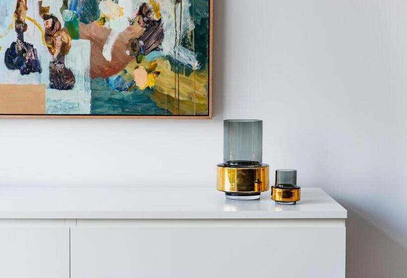 Студио Стандарт Вид на Сад, Mona Farm