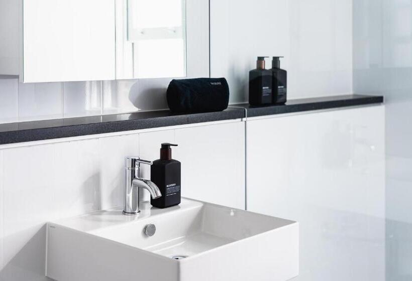 Студио Стандарт Вид на Сад, Mona Farm