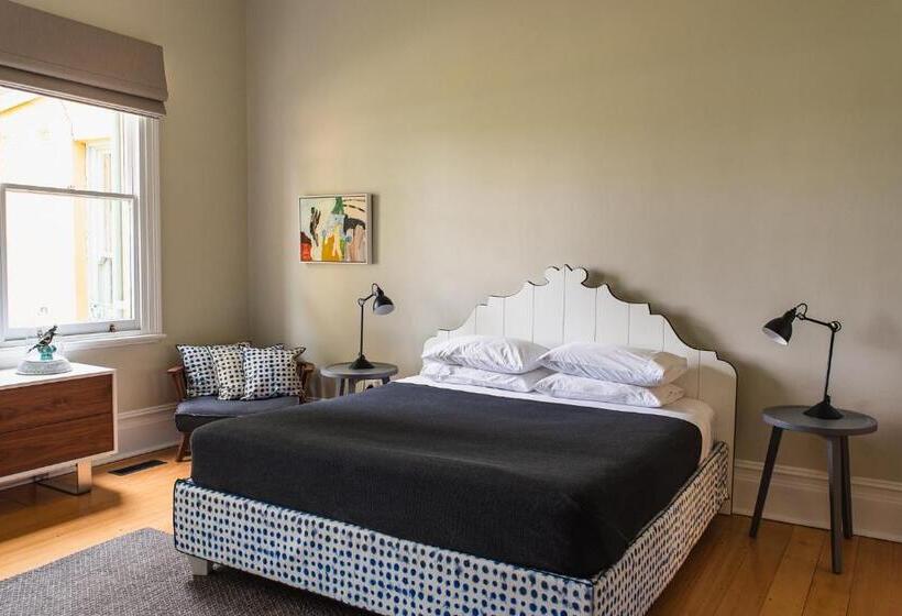 Дом 1 Спальня, Mona Farm