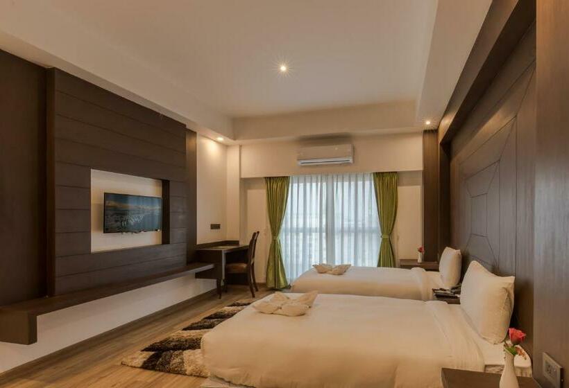 اتاق لوکس با بالکن, Mourya