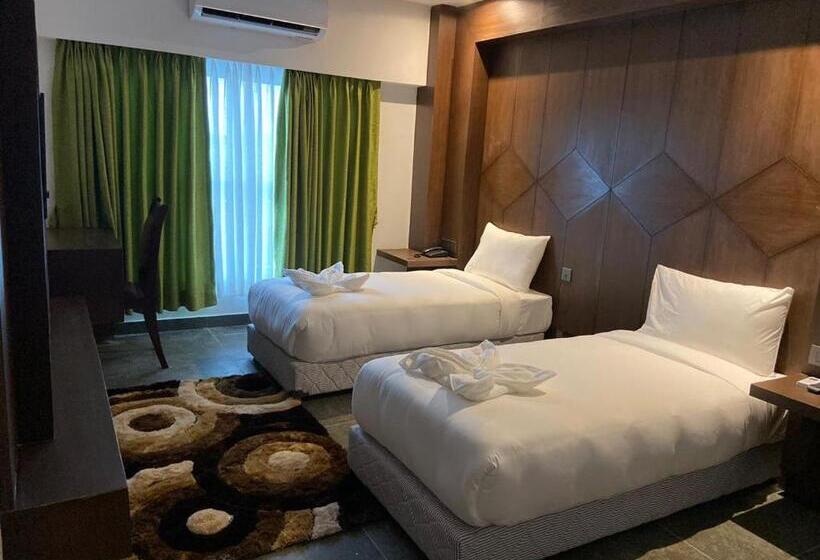 اتاق لوکس با بالکن, Mourya