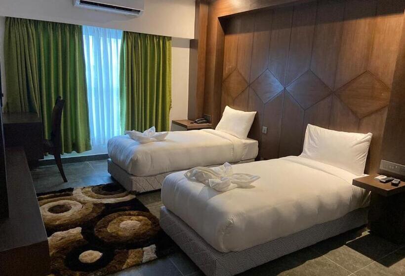 اتاق لوکس با بالکن, Mourya