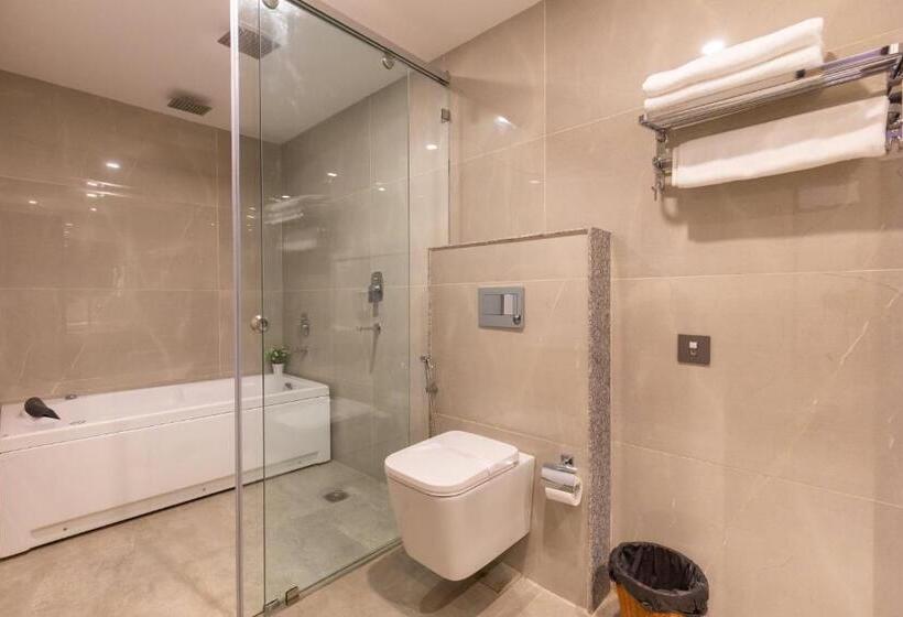 سوئیت پرزیدنت, Mourya