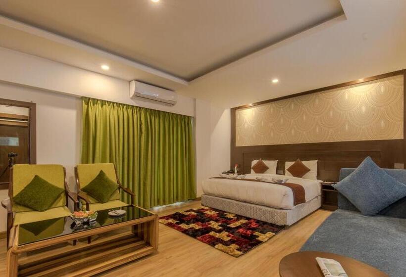 سوییت جونیور, Mourya