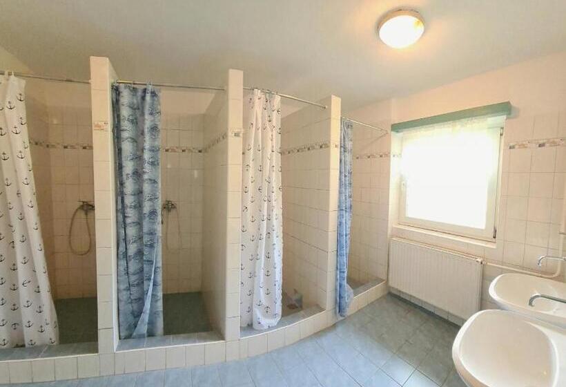 Négyágyas Standard Szoba Közös Fürdővel, Chata Brian