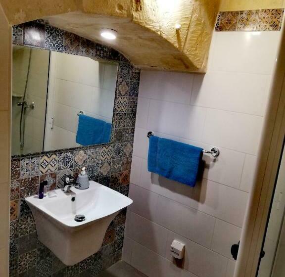 اتاق استاندارد یک نفره, Fiftyfour West Boutique Living