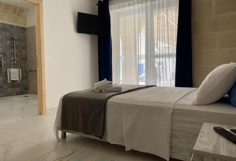 اتاق استاندارد برای معلولان, Fiftyfour West Boutique Living