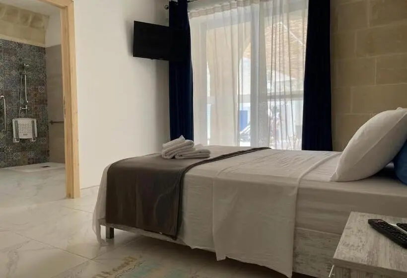 اتاق استاندارد برای معلولان, Fiftyfour West Boutique Living