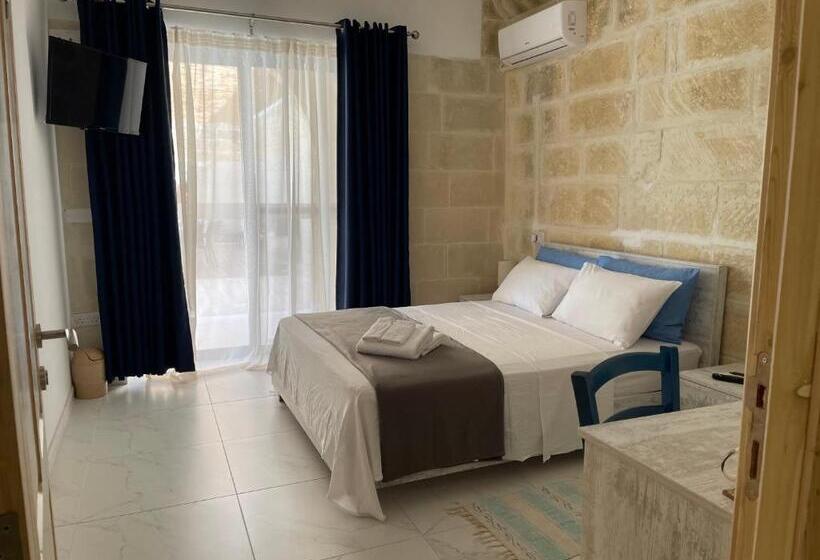 اتاق استاندارد برای معلولان, Fiftyfour West Boutique Living