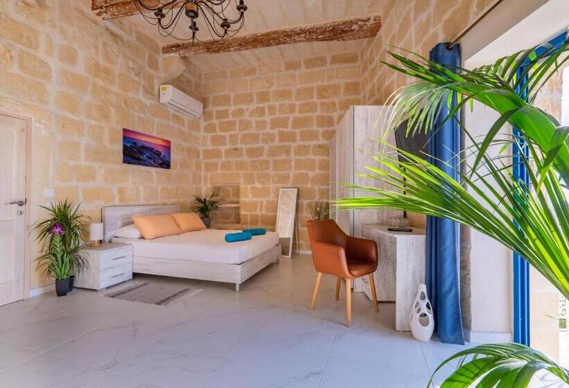 سوئیت جونیور خانوادگی, Fiftyfour West Boutique Living