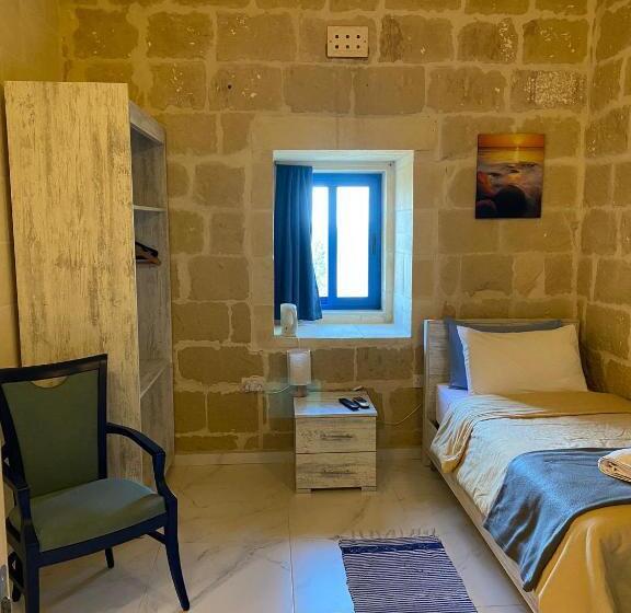 اتاق استاندارد یک نفره, Fiftyfour West Boutique Living