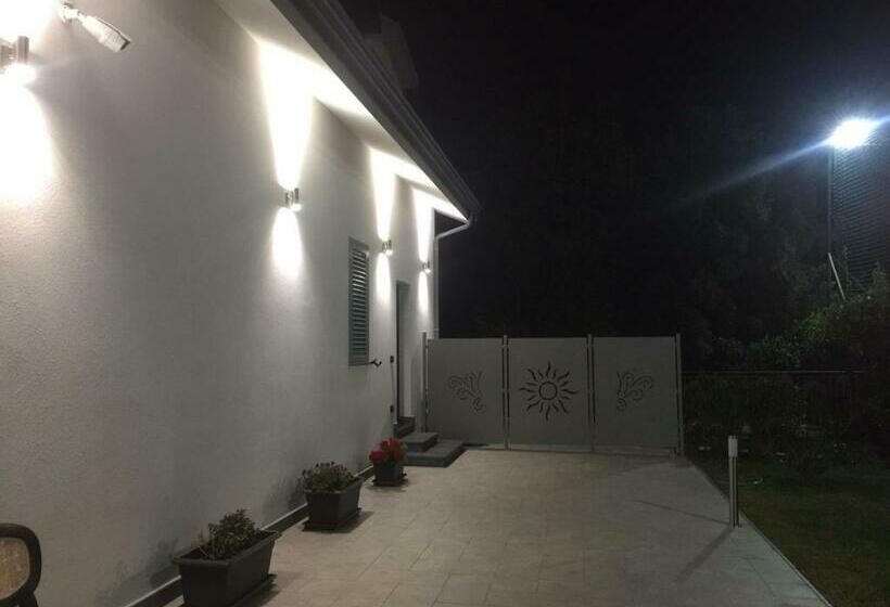 جناح جونيور ديلوكس, B&b Villa Elena