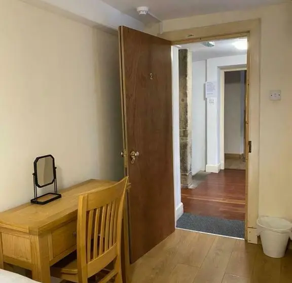 اتاق عادی, Edinb&b