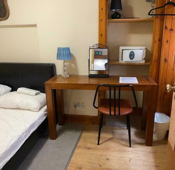 اتاق اکونومی, Edinb&b