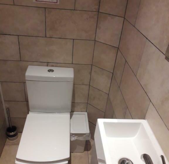 اتاق عادی, Edinb&b