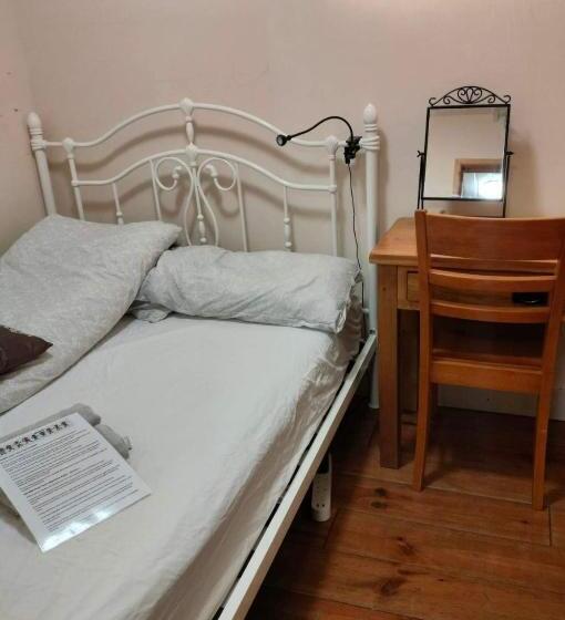 اتاق عادی, Edinb&b