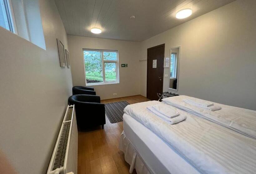 اتاق استاندارد با سرویس بهداشتی مشترک, Glæsibær 2 Guesthouse And Horsefarm