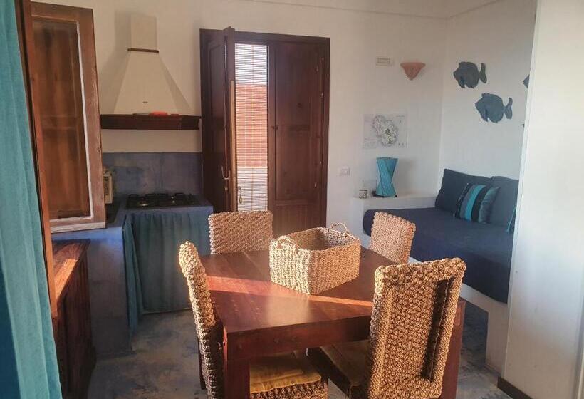 إستديو قياسى مزود بشرفة, I Dammusi Zaffiro E Ambra