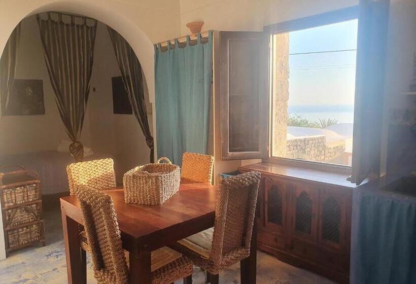 إستديو قياسى مزود بشرفة, I Dammusi Zaffiro E Ambra