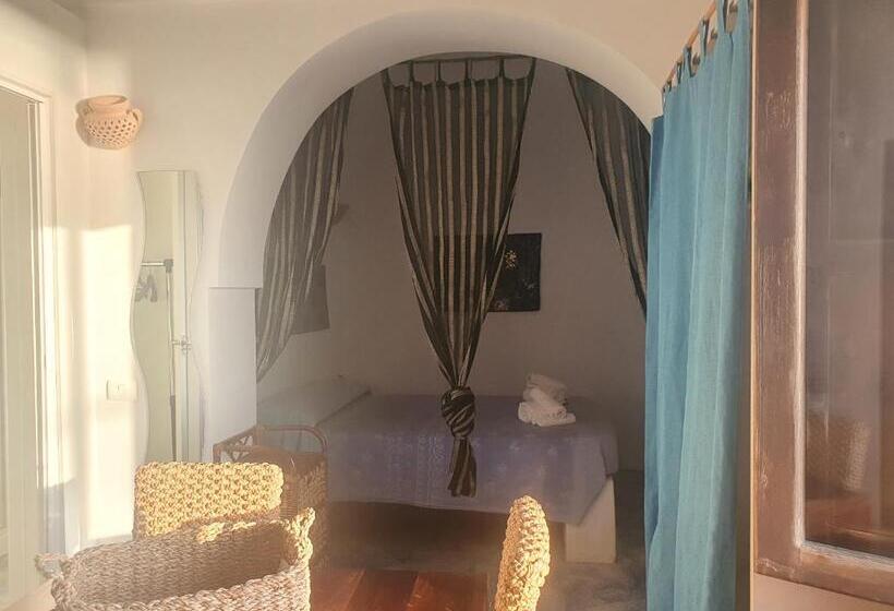 إستديو قياسى مزود بشرفة, I Dammusi Zaffiro E Ambra