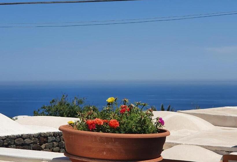 إستديو قياسى مزود بشرفة, I Dammusi Zaffiro E Ambra