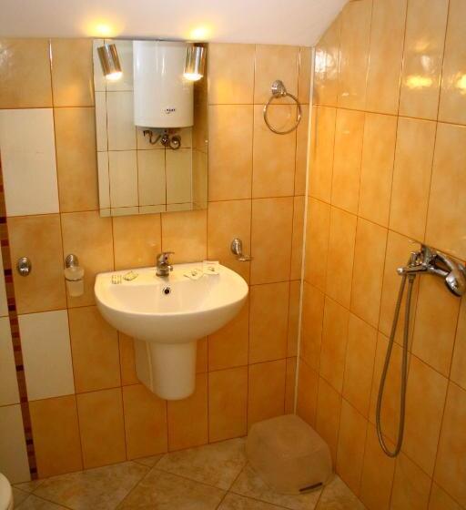 Cameră Familiară cu Vedere la Mare, студия лилия