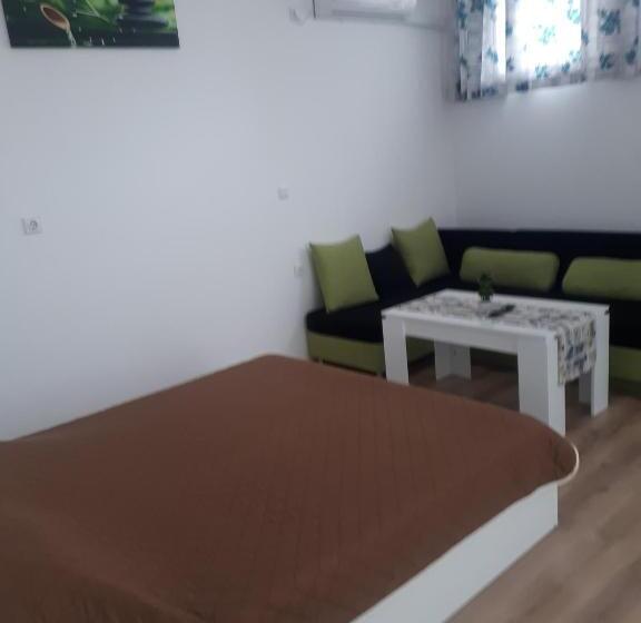 Studiou Familiar, студия лилия