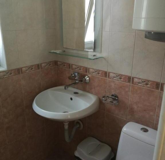 غرفة قياسية, Hrisi