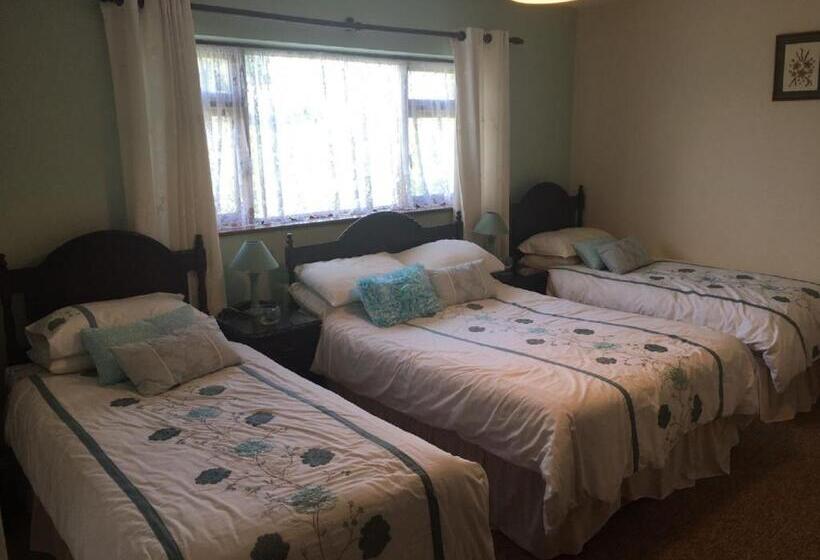 חדר משפחתי, Laurel Lodge