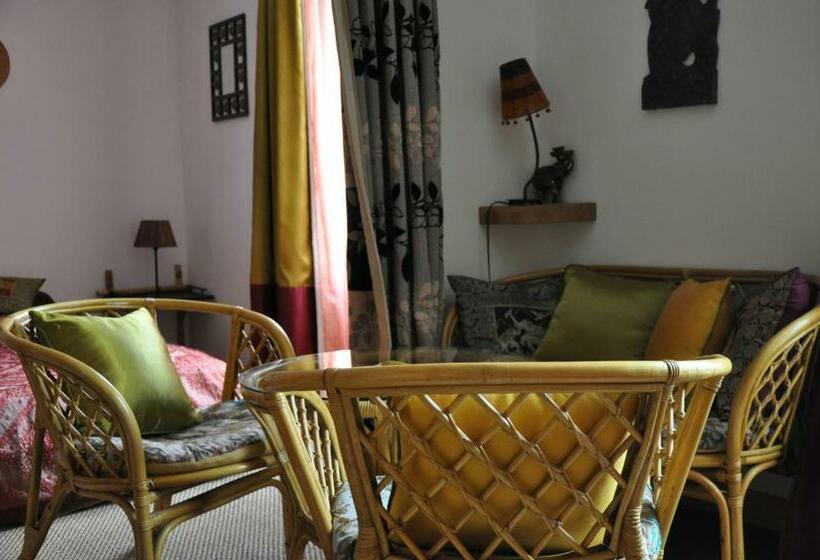 غرفة عائلية, Le Castellou