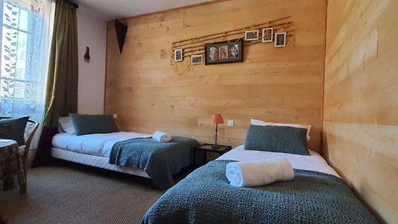 חדר משפחתי, Le Castellou