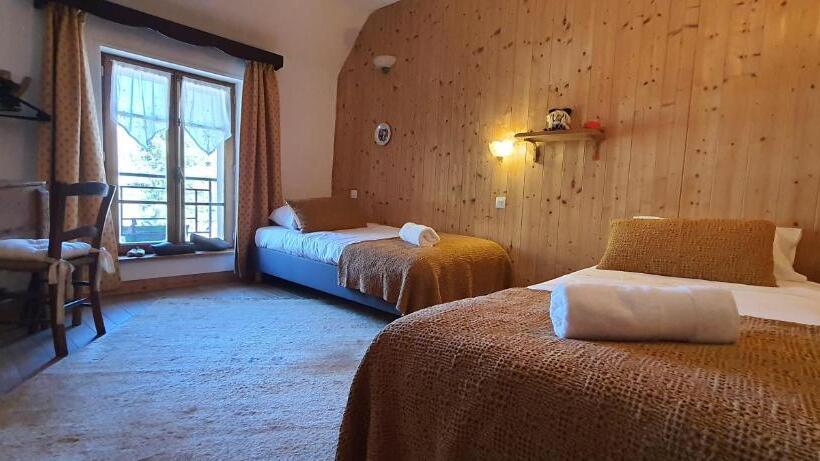 חדר משפחתי, Le Castellou