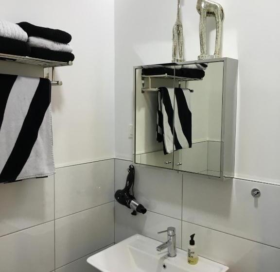 استودیوی لوکس, High Level Apartment