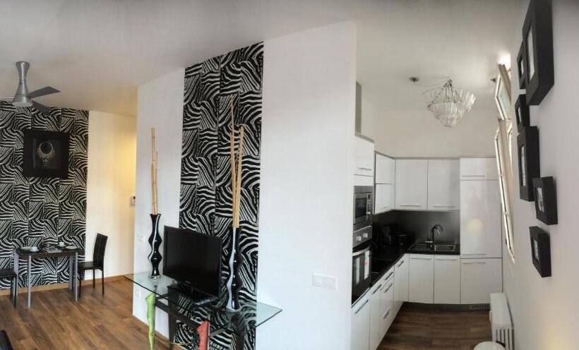 استودیوی لوکس, High Level Apartment