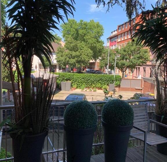 استودیو استاندارد با تراس, High Level Apartment